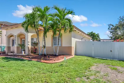 22567 SW 102nd Path, Cutler Bay, FL 33190 - Photo 2
