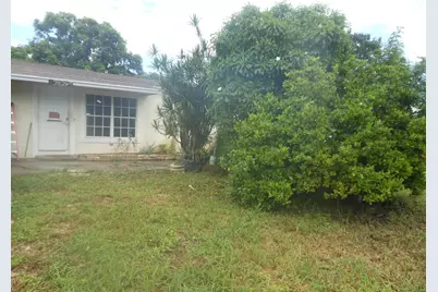2829 Shawnee Road, West Palm Beach, FL 33406 - Photo 2