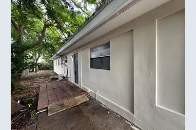 195 SE 10th Street #3, Deerfield Beach, FL 33441 - Photo 2