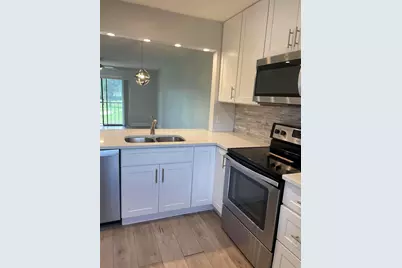 7101 Golf Colony Court #201, Lake Worth, FL 33467 - Photo 4