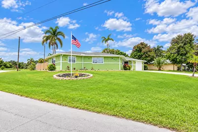 1525 SE Holiday Road, Port Saint Lucie, FL 34952 - Photo 1