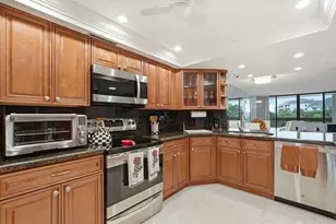 2400 Presidential Way, West Palm Beach, FL 33401 - Photo 10