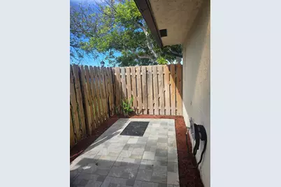 3801 Waterview Circle, Palm Springs, FL 33461 - Photo 4