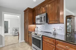 992 NW 83rd Dr, Coral Springs, FL 33071 - Photo 14