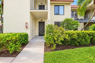 5640 Fairway Park Dr, Boynton Beach, FL 33437 - Photo 1