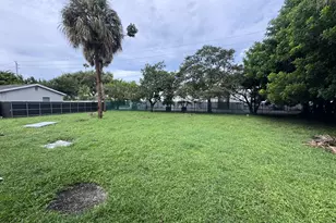 8911 Sunset Dr, Palm Beach Gardens, FL 33410 - Photo 14