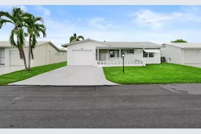 1013 SW 15th Street, Boynton Beach, FL 33426 - Photo 1
