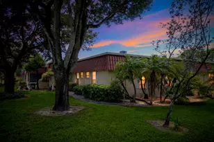 857 Worcester Ln, Lake Worth, FL 33467 - Photo 2