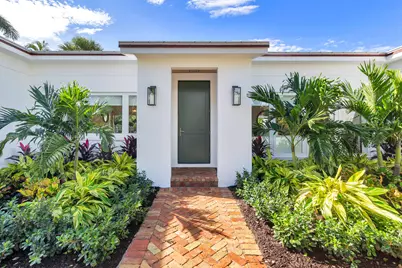 110 Greenwood Drive, West Palm Beach, FL 33405 - Photo 2