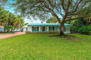 127 Miramar Way, West Palm Beach, FL 33405 - Photo 1