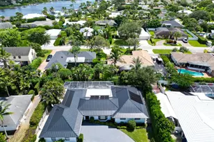 7 SE Paddock Cir, Jupiter, FL 33469 - Photo 18