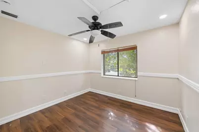 32 Wimbledon Lakes Drive #221, Plantation, FL 33324 - Photo 10