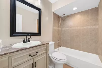 32 Wimbledon Lakes Drive #221, Plantation, FL 33324 - Photo 14