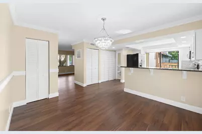 32 Wimbledon Lakes Drive #221, Plantation, FL 33324 - Photo 4