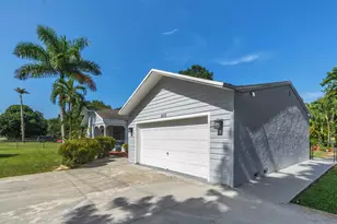 400 E Acre Dr, Plantation, FL 33317 - Photo 10
