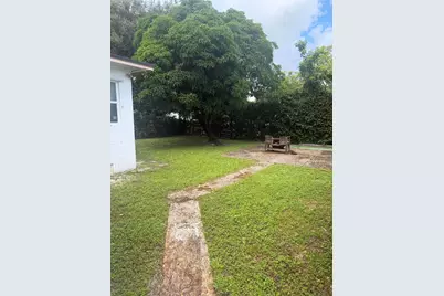 1419 NW 44th Street #1, Miami, FL 33142 - Photo 4