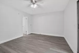 1038 Berkshire B, Deerfield Beach, FL 33442 - Photo 12