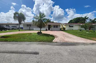 8760 NW 14th St, Pembroke Pines, FL 33024 - Photo 1