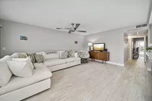 364 Wellington J, West Palm Beach, FL 33417 - Photo 6