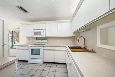 10101 Mangrove Drive #201, Boynton Beach, FL 33437 - Photo 6