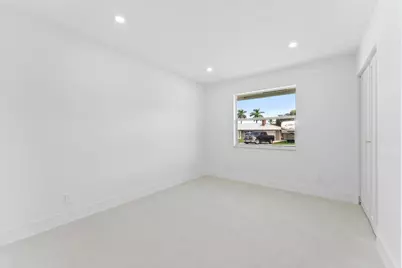6873 S Plymouth Drive S, Lake Worth, FL 33462 - Photo 12
