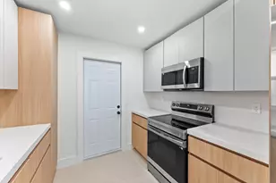 6873 S Plymouth Dr S, Lake Worth, FL 33462 - Photo 10