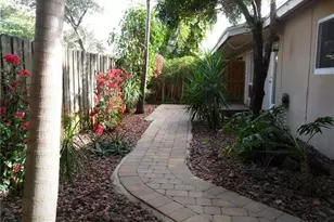 1009 NE 23rd Dr, Wilton Manors, FL 33305 - Photo 14