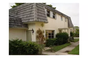 8840 NW 30th St, Coral Springs, FL 33065 - Photo 2