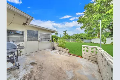 6851 SW 7th Place, North Lauderdale, FL 33068 - Photo 32