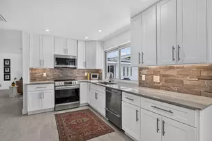 2920 NE 52nd St, Fort Lauderdale, FL 33308 - Photo 10