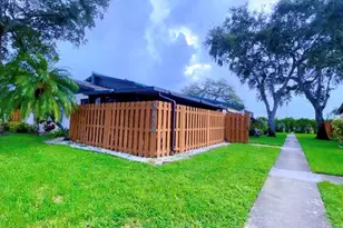 1034 Manor Dr, Palm Springs, FL 33461 - Photo 30