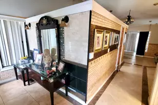 106 Azalea Cir, Boynton Beach, FL 33436 - Photo 2