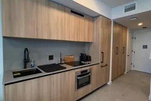 121 NE 5th St, Miami, FL 33132 - Photo 6
