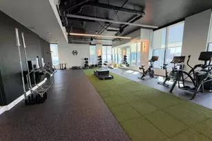 121 NE 5th St, Miami, FL 33132 - Photo 24