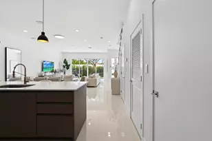 1807 NE 13th St, Fort Lauderdale, FL 33304 - Photo 2