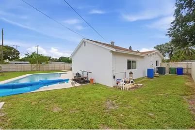4999 SW 6th Street, Margate, FL 33068 - Photo 24