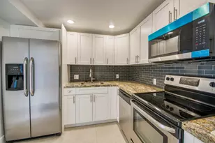 20400 W Country Club Dr, Aventura, FL 33180 - Photo 10