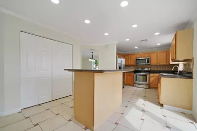 2203 SW 134th Avenue, Miramar, FL 33027 - Photo 14