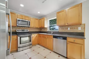 2203 SW 134th Ave, Miramar, FL 33027 - Photo 12