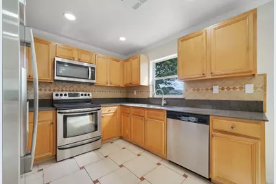 2203 SW 134th Avenue, Miramar, FL 33027 - Photo 12