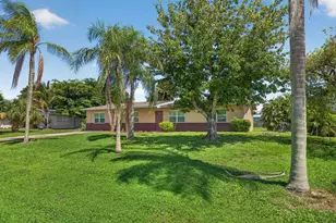 921 SE Flamingo Ave, Stuart, FL 34996 - Photo 2