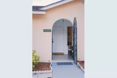1425 Riverside Circle, Wellington, FL 33414 - Photo 2