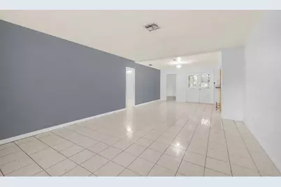 117 SW 4th Avenue, Hallandale Beach, FL 33009 - Photo 4