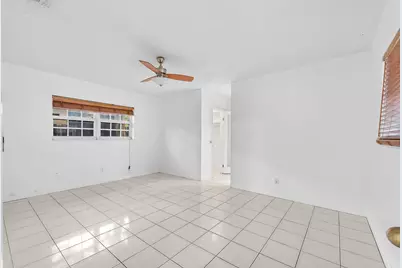 117 SW 4th Avenue, Hallandale Beach, FL 33009 - Photo 10