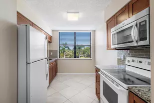 2455 Lindell Blvd, Delray Beach, FL 33444 - Photo 10