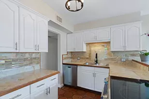215 Columbia Dr, Lake Worth Beach, FL 33460 - Photo 6
