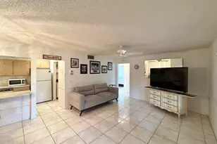 435 Pine Glen Ln, Greenacres, FL 33463 - Photo 6