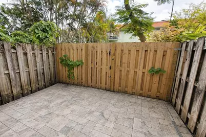 809 W Oakland Park Boulevard #K4, Wilton Manors, FL 33311 - Photo 2