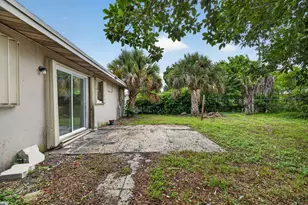 913 SE 10th St, Stuart, FL 34994 - Photo 30