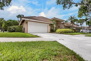 832 Waterview Dr, Weston, FL 33326 - Photo 2
